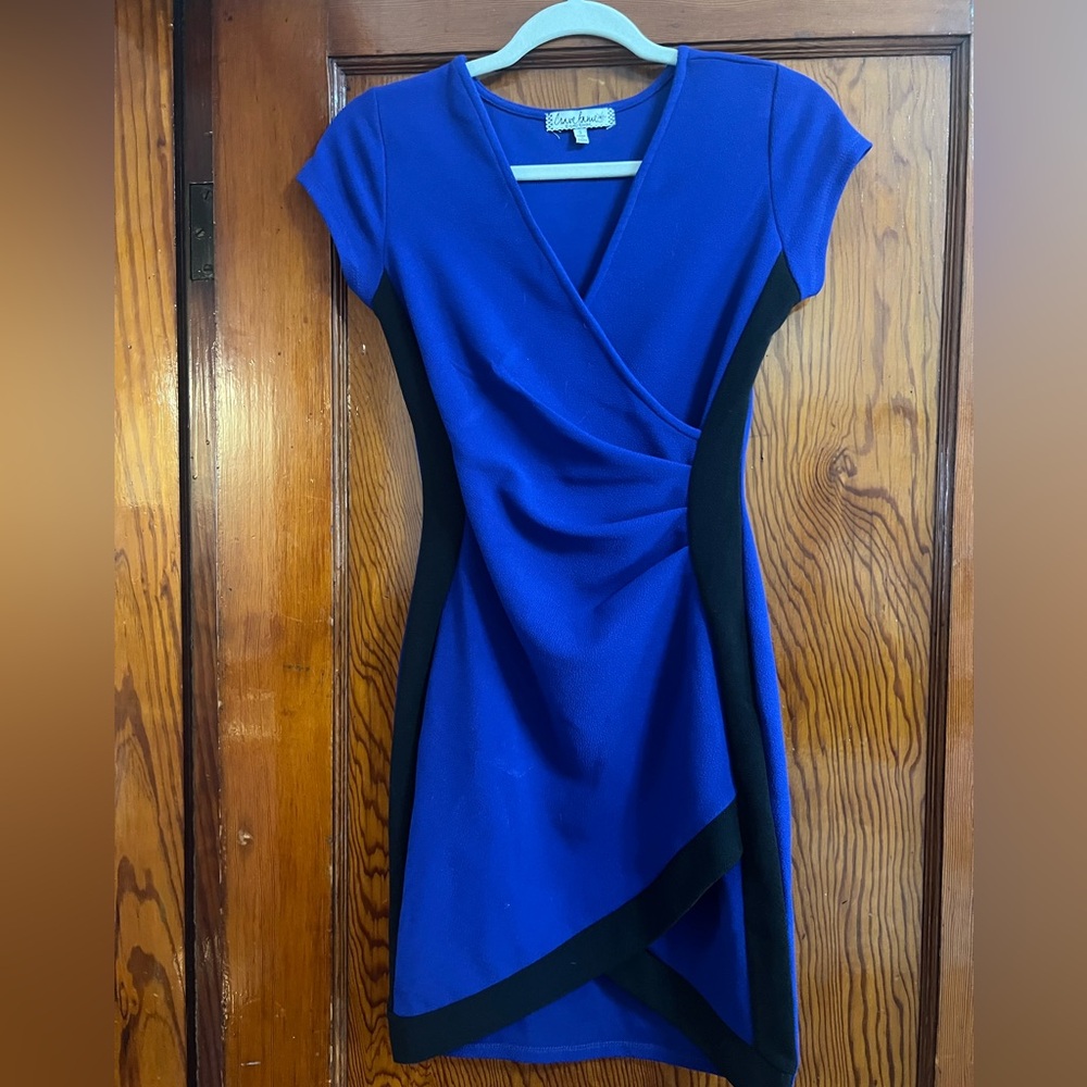 Women’s blue and black Crave Fame by Almost Famous short sleeve dress